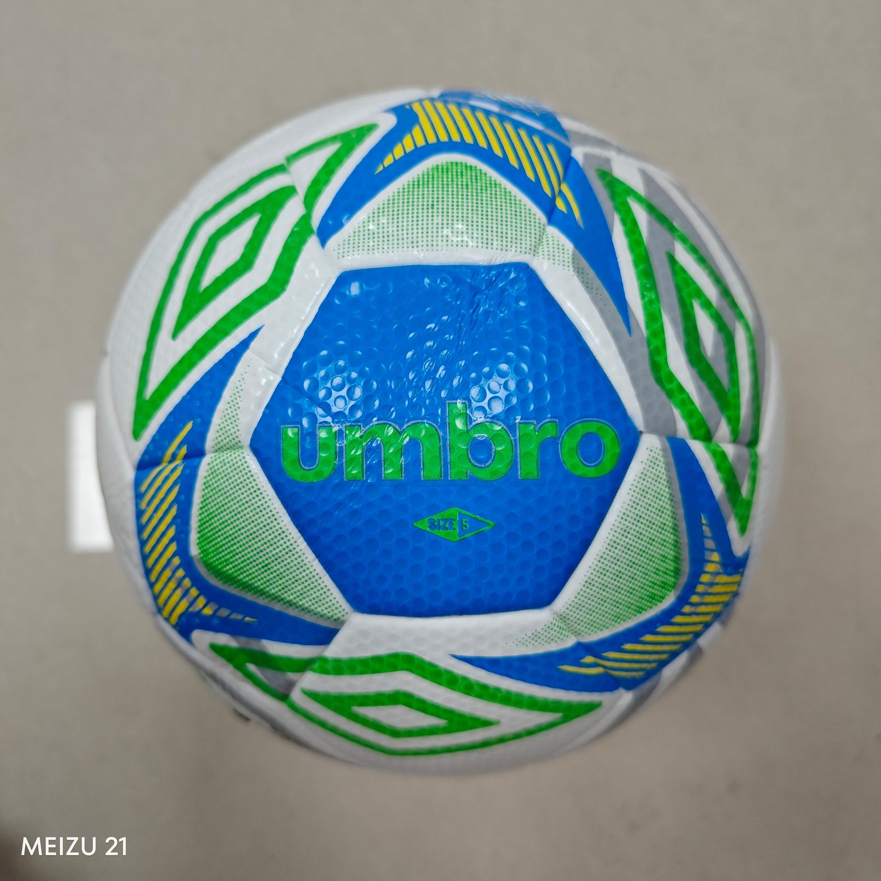 Bola Umbro Oficial FIFA QUALIT CAMPO