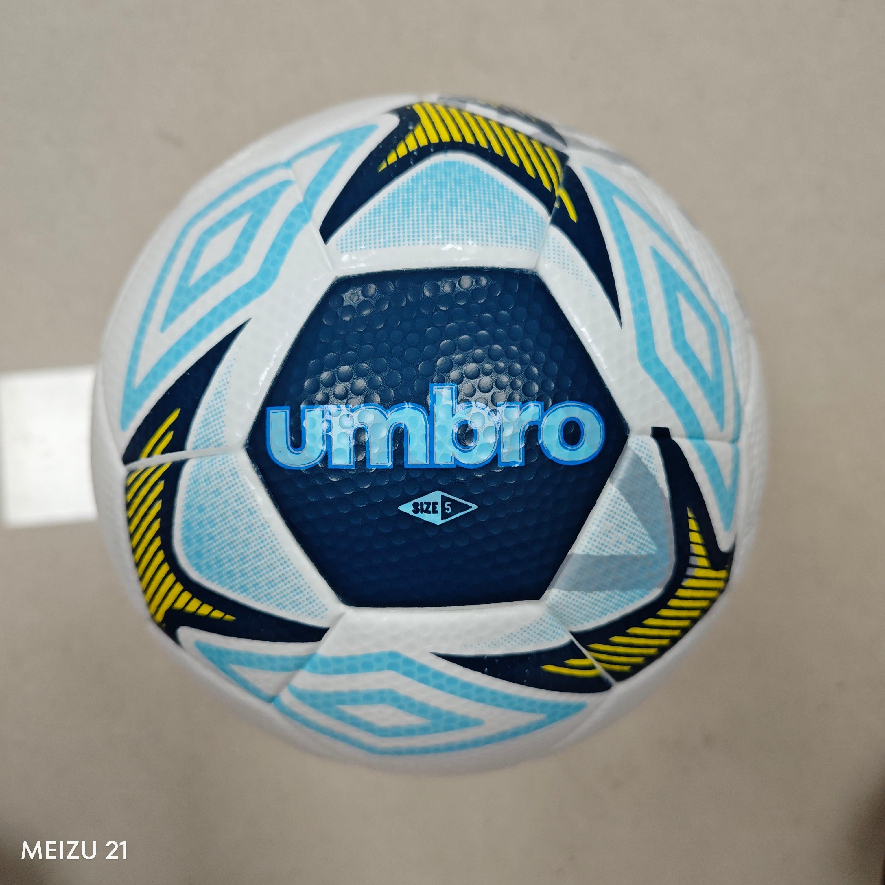 Bola Umbro Oficial FIFA QUALIT CAMPO