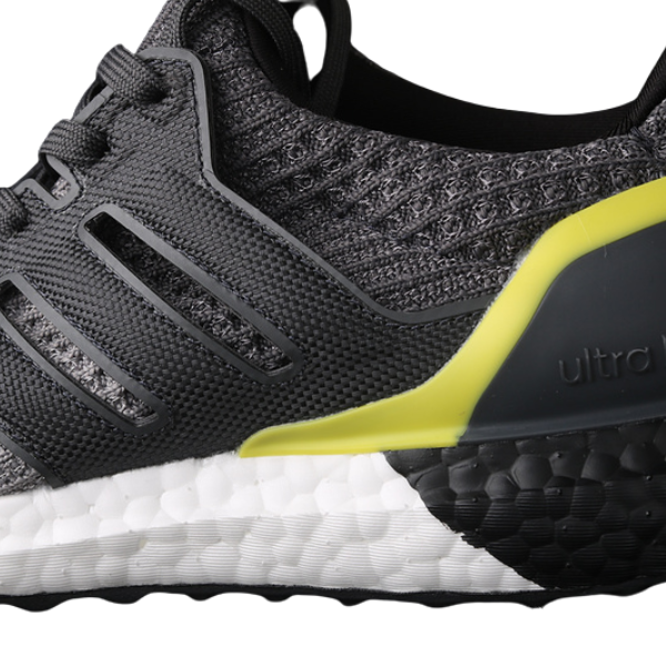 TĂȘnis Adidas Ultraboost Light Cinza e Branco