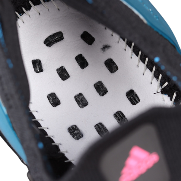 TĂȘnis Adidas Ultraboost Light Preto e Azul Claro