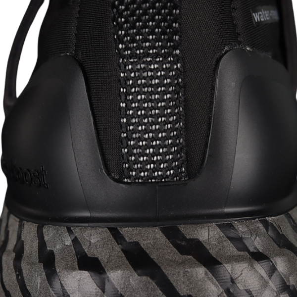 TĂȘnis Adidas Ultraboost Light Preto e Azul