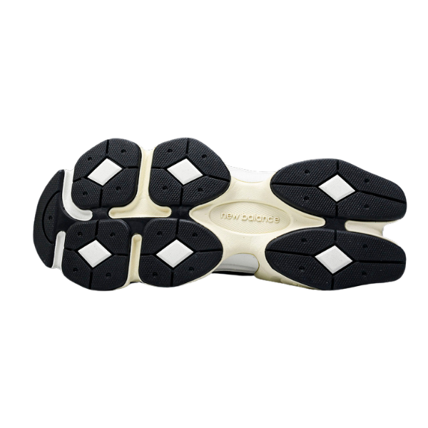 Tênis New Balance 9060 Black White