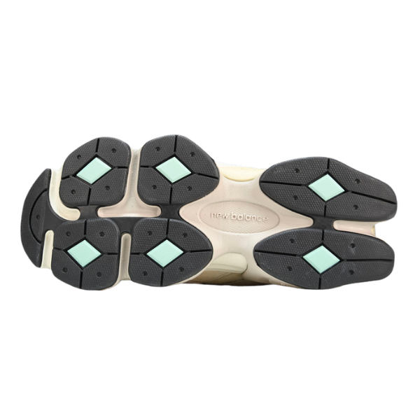 Tênis New Balance 9060 Bege