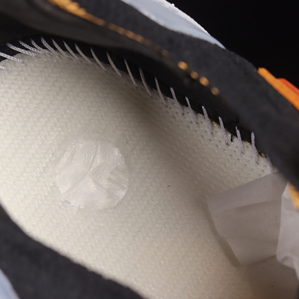 Tênis Adidas Ultraboost Light Preto e Rosa