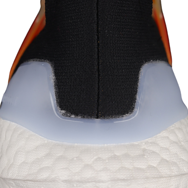 Tênis Adidas Ultraboost Light Preto e Rosa